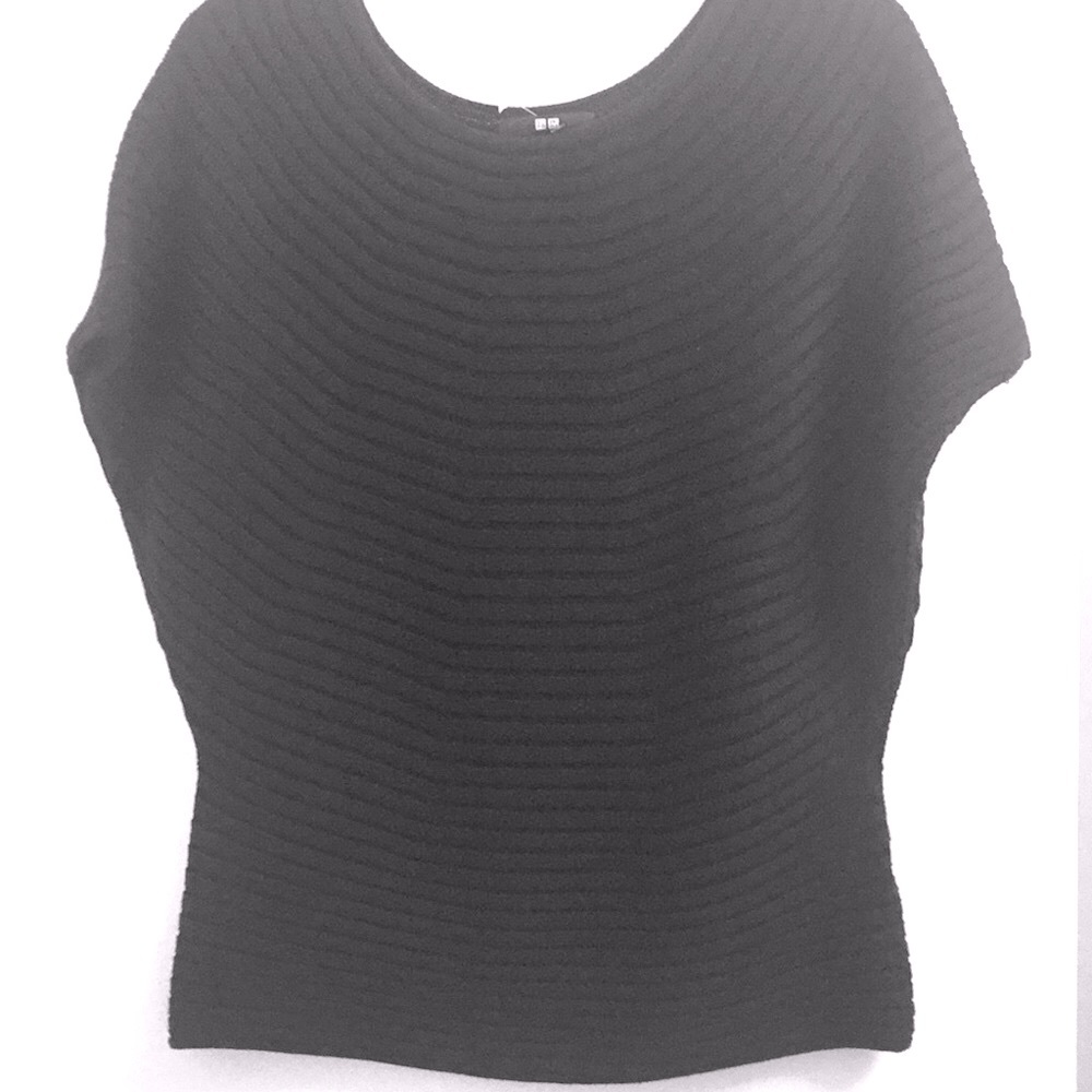 Uniqlo Black knit blouse